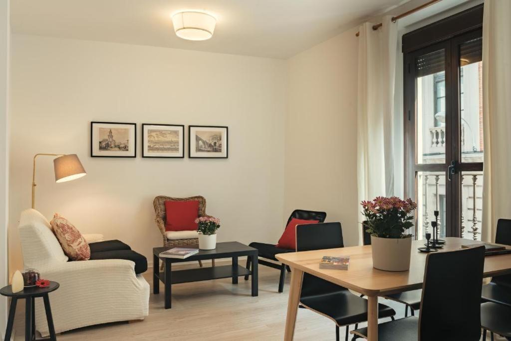 Apartamentos San Pedro Sevilla Exterior foto